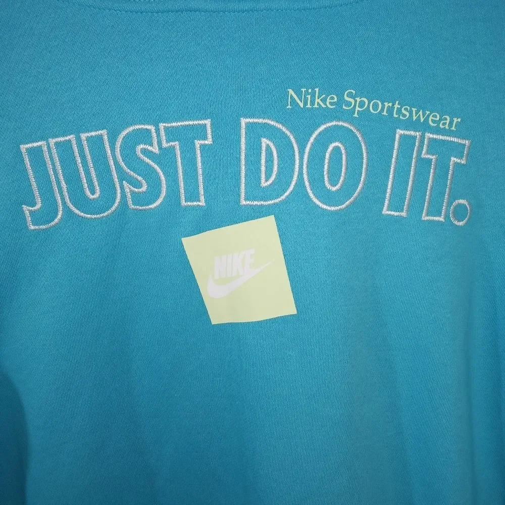 NIKE NWOT Woman's Teal and Lime green Pullover Hoodie Size XL juniors.